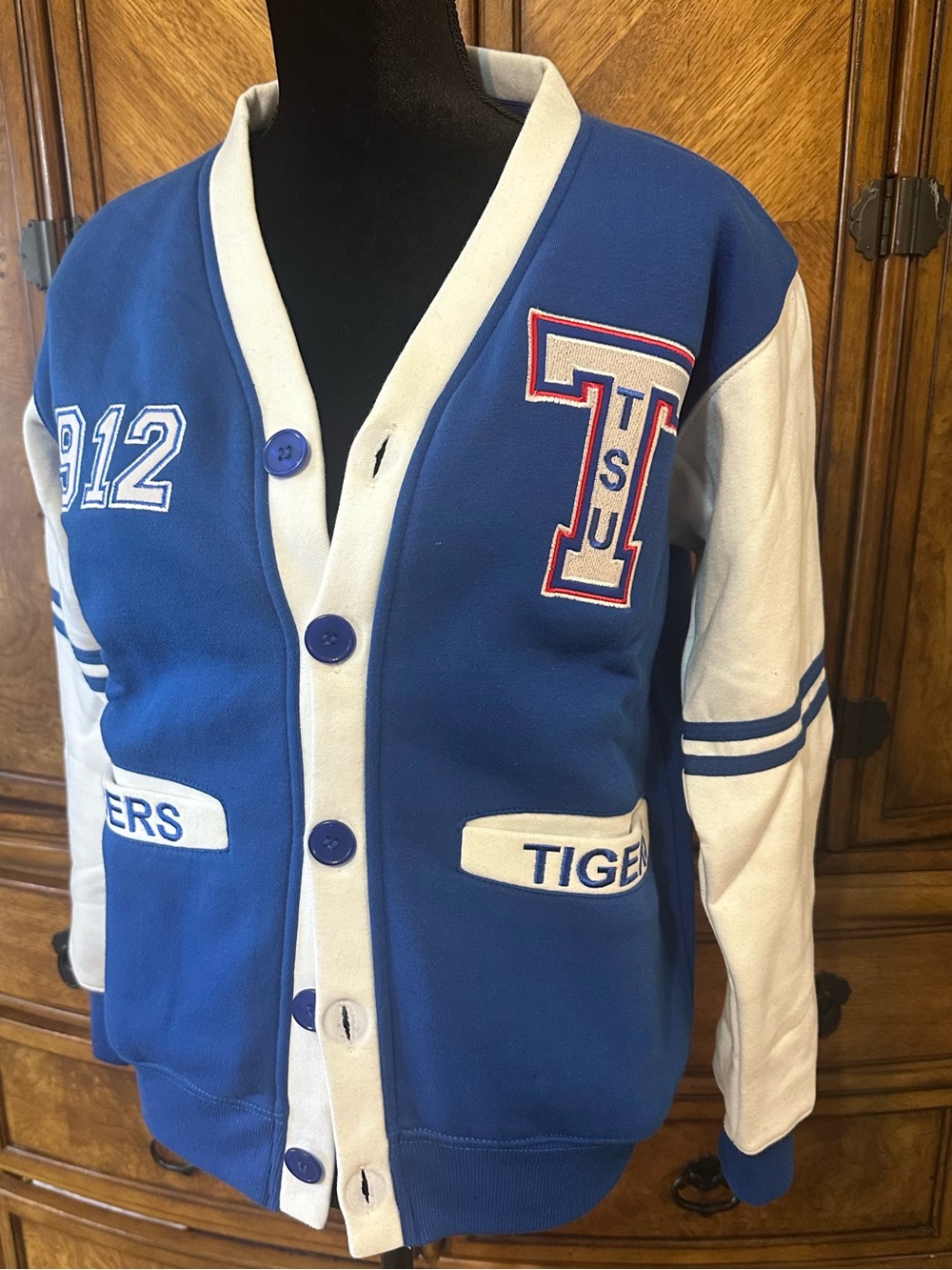 TSU Tigers Tennessee State Univer Embroidered Varsity Cardigan XS Fits Women’s M - Picture 3 of 15